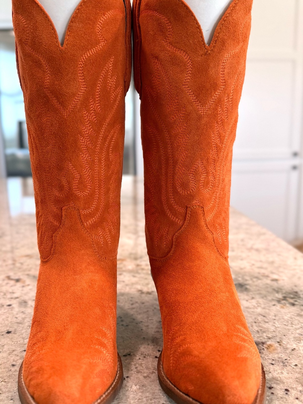 Stunning Dingo Burnt Orange Suede Boots NWT - Picture 5 of 15